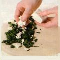 Mezzaluna con Spinaci Feta e Tonno