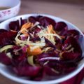 Insalata purpurea con salsa alla tahina