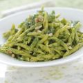 Pasta con pesto al limone