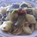 Spaghetti con fagiolini, pomodoro e patate