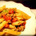 PENNE PICCANTINE CON BROCCOLI, SALSICCIA,[...]