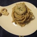 Spaghetti integrali con crema di tofu e funghi