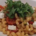 Pasta con verdure e feta