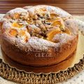 Torta morbida di prugne e pistacchi