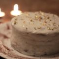 TORTA A STRATI DI ANACARDI, CAROTE E CACAO PER[...]