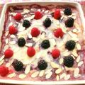 Dessert con semolino, marmellata e frutti di[...]