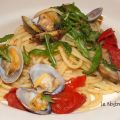 Spaghetti alle vongole veraci, pachino e rucola