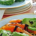 Salmone marinato alle olive nere e avocado