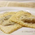 Ravioli di asparagi con salsa all'uovo