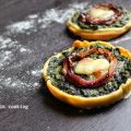 mini quiche di cicoria con cipolle caramellate