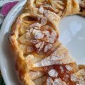 Sfogliata con mele e savoiardi