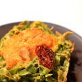 Le tagliatelle di spinaci abbracciano il pesto