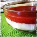 Panna cotta con gelatina di fragole