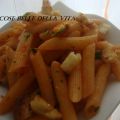 Penne colorate con briciole di pane tostato[...]