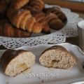 Brioche integrali con il cuore di miele