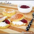 Welsh cakes con panna e fragole