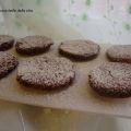 Biscotti con crema di nocciole cotti in padella