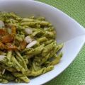 STROZZAPRETI CON PESTO DI RUCOLA, FETA E[...]