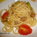 Spaghetti con zucchine,pomodorini e salsiccia